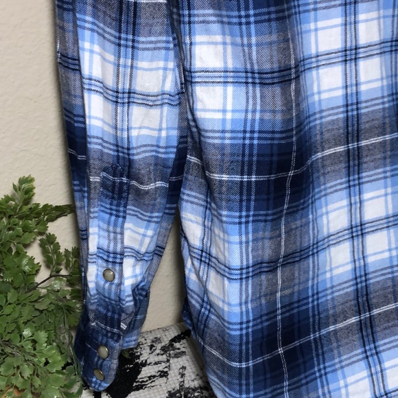 Jach’s Girlfriend women’s blue Button Down Shirt - Picture 6 of 8